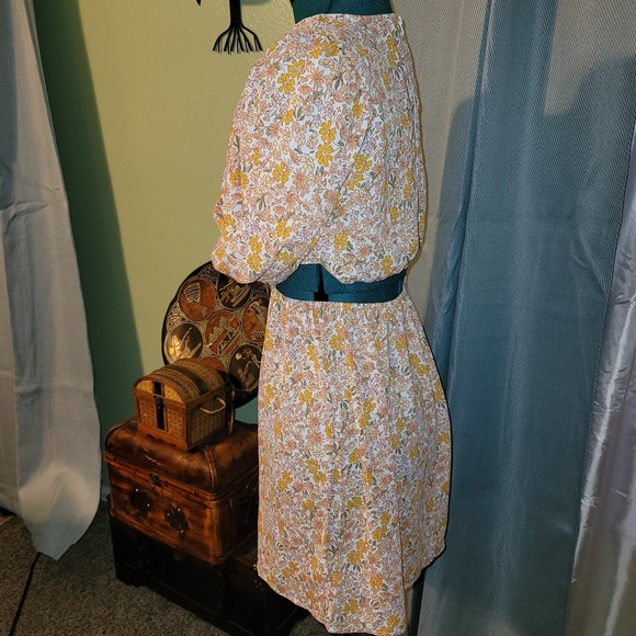 NO COMMENT Juniors Large Zip Backless One-Piece Dress. Floral Light Mini NEW - Picture 4 of 6